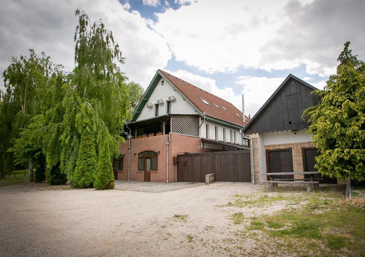 Forras Vendeghaz Villa Dunaegyhaza Luaran gambar