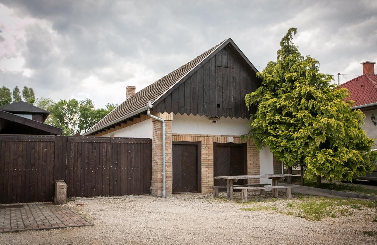 Forras Vendeghaz Villa Dunaegyhaza Luaran gambar