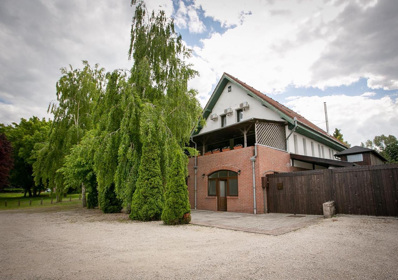 Forras Vendeghaz Villa Dunaegyhaza Luaran gambar